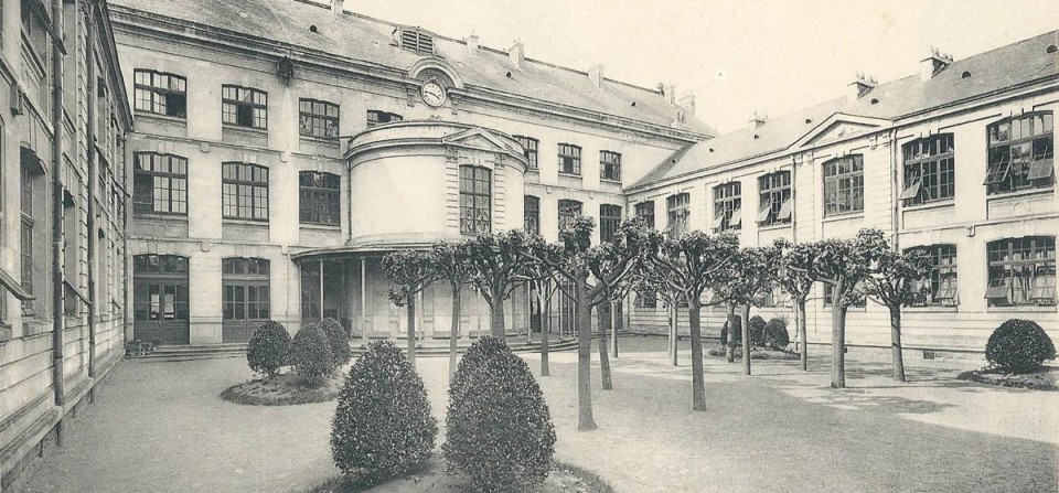 Cour d’honneur du lycée Jules Verne (1912)