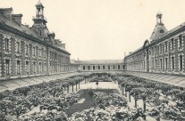 Cour d’honneur du lycée Clemenceau (1912)