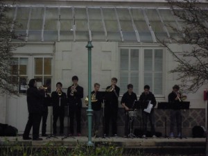 La Marseillaise chantée a capella par Marc Guillard puis interprétée par des élèves des sections musicales du lycée